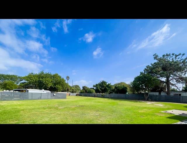 6 BEDROOM HOUSE FOR SALE IN RIVERSIDE